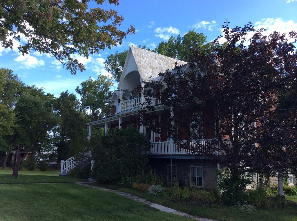 Gite Les 2 Soeurs Bed and Breakfast Roberval Exterior foto