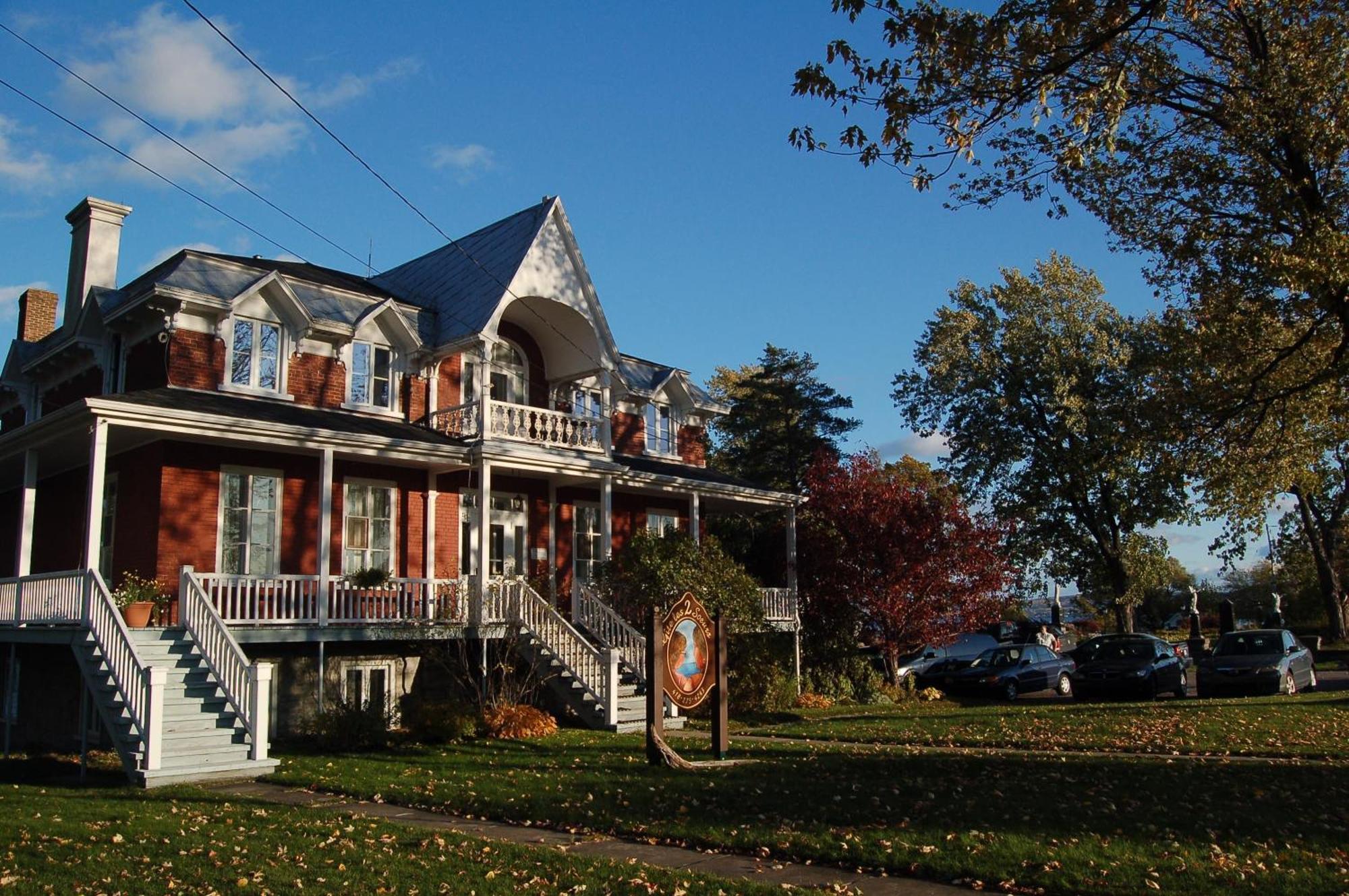 Gite Les 2 Soeurs Bed and Breakfast Roberval Exterior foto