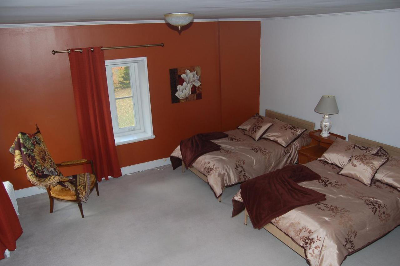 Gite Les 2 Soeurs Bed and Breakfast Roberval Habitación foto